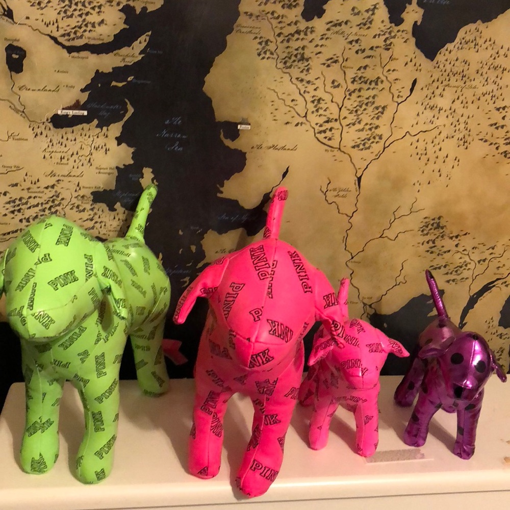 VS Pink Dogs